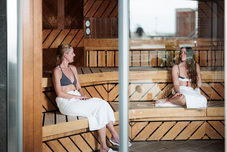 Den finske træsauna giver dig tør og kraftig varme