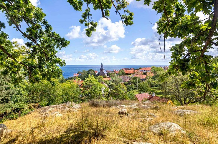 Gudhjem er Danmarks eneste bjergby