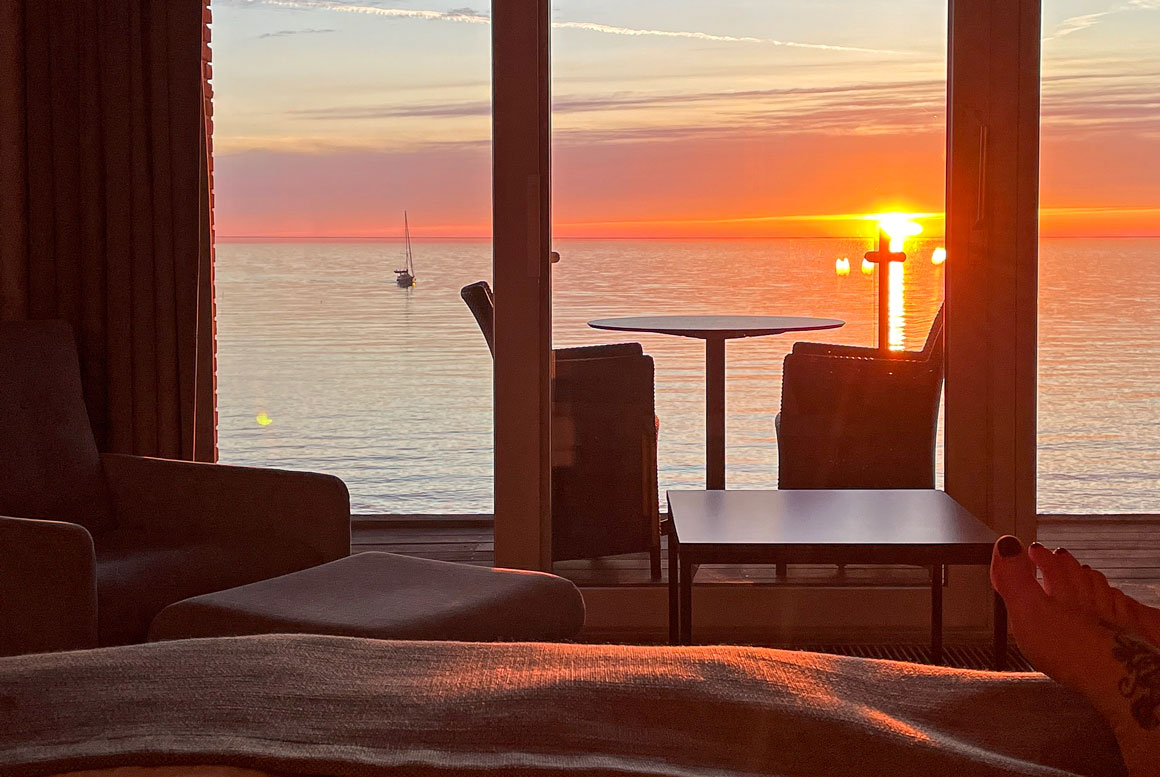 Nyd den flotte solnedgang fra dit værelse