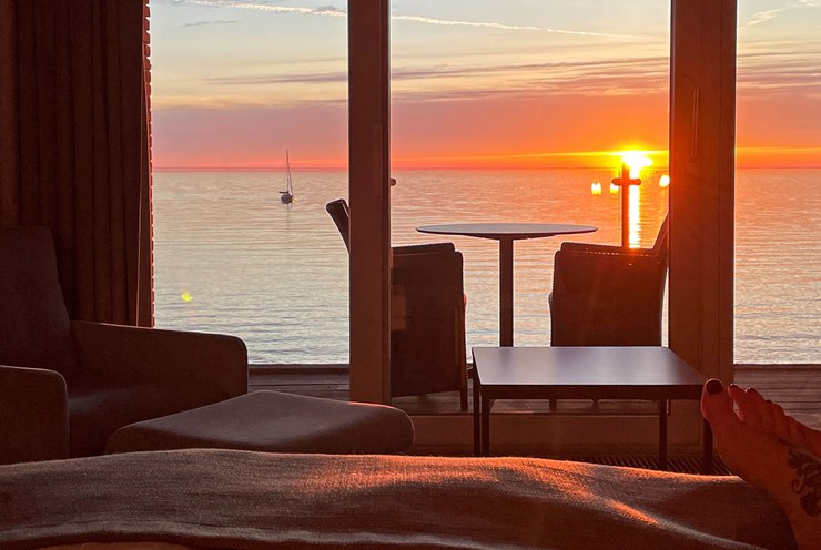 Nyd den flotte solnedgang fra dit værelse