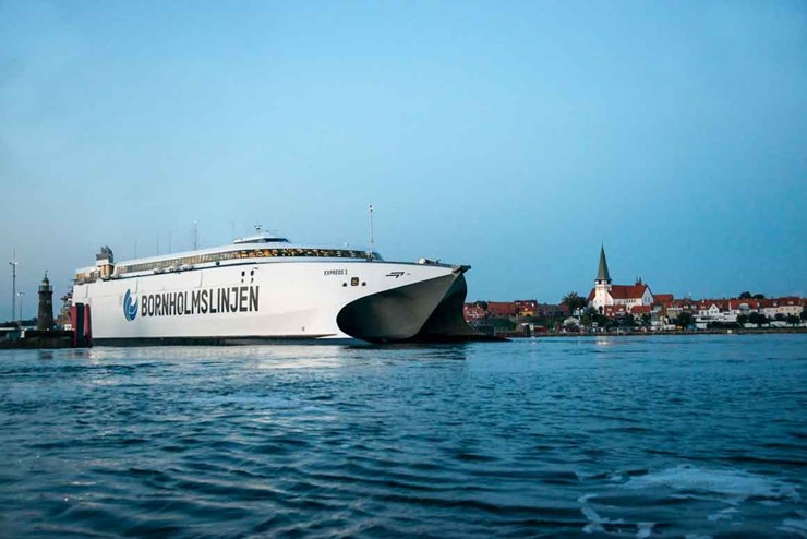 Det er enkelt å reise med personbil eller ferge til Bornholm