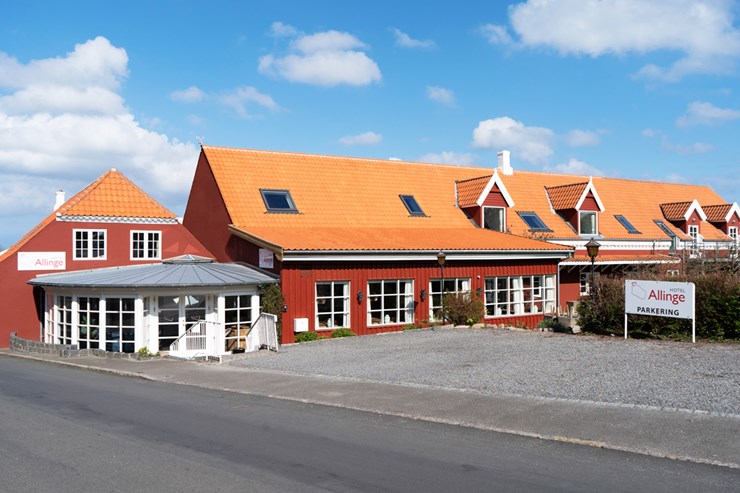Hotel Allinge er beliggende i kystbyen Allinge