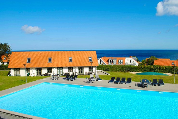 Gudhjem Feriepark er beliggende tæt på centrum, havet og klipperne