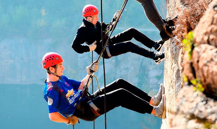 Rappelling ned ad stejle klipper er en særlig oplevelse