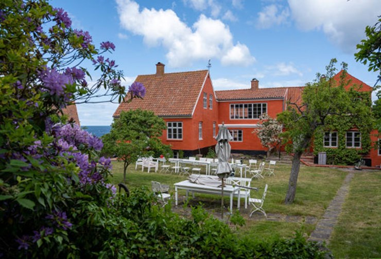 Hold møde i kunstmaleren Oluf Høsts gamle bolig